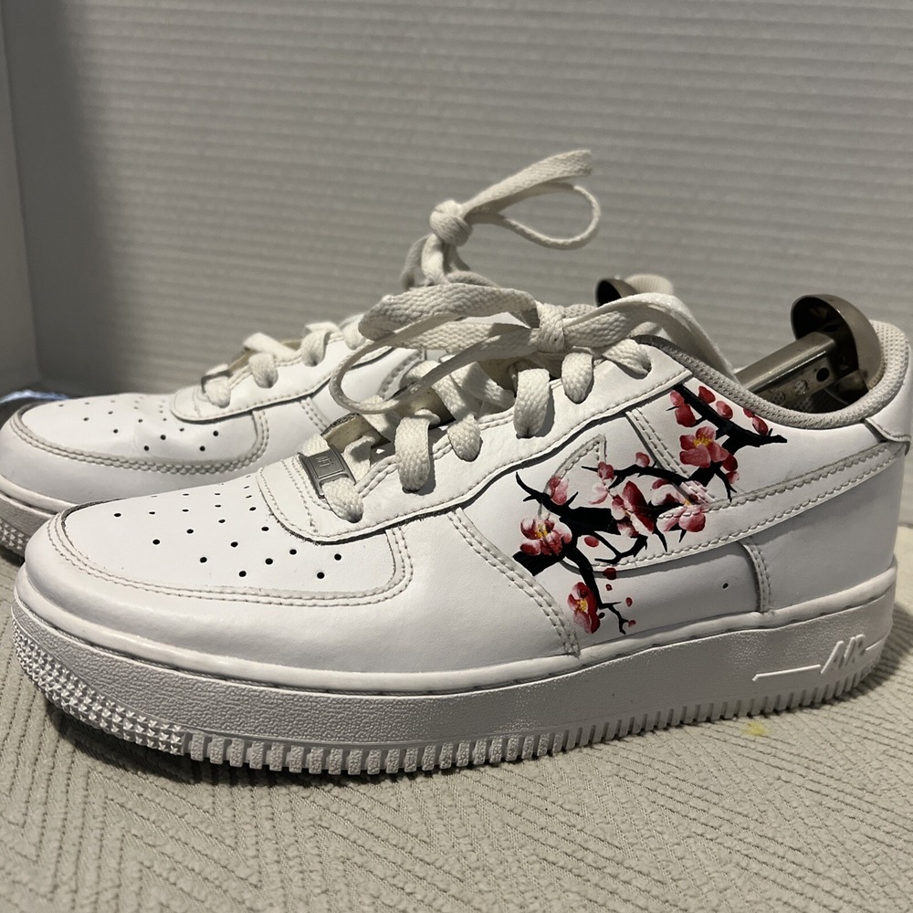 Nike Air Force 1 WHITE/CHERRY BLOSSOM DESIGN Size 7 Woman's‎